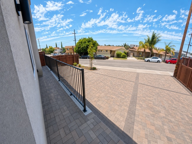 Photo - New 2 Bed Home |  $99 Deposit | Pet Ok - 2 Car Parking Unidad 847-8