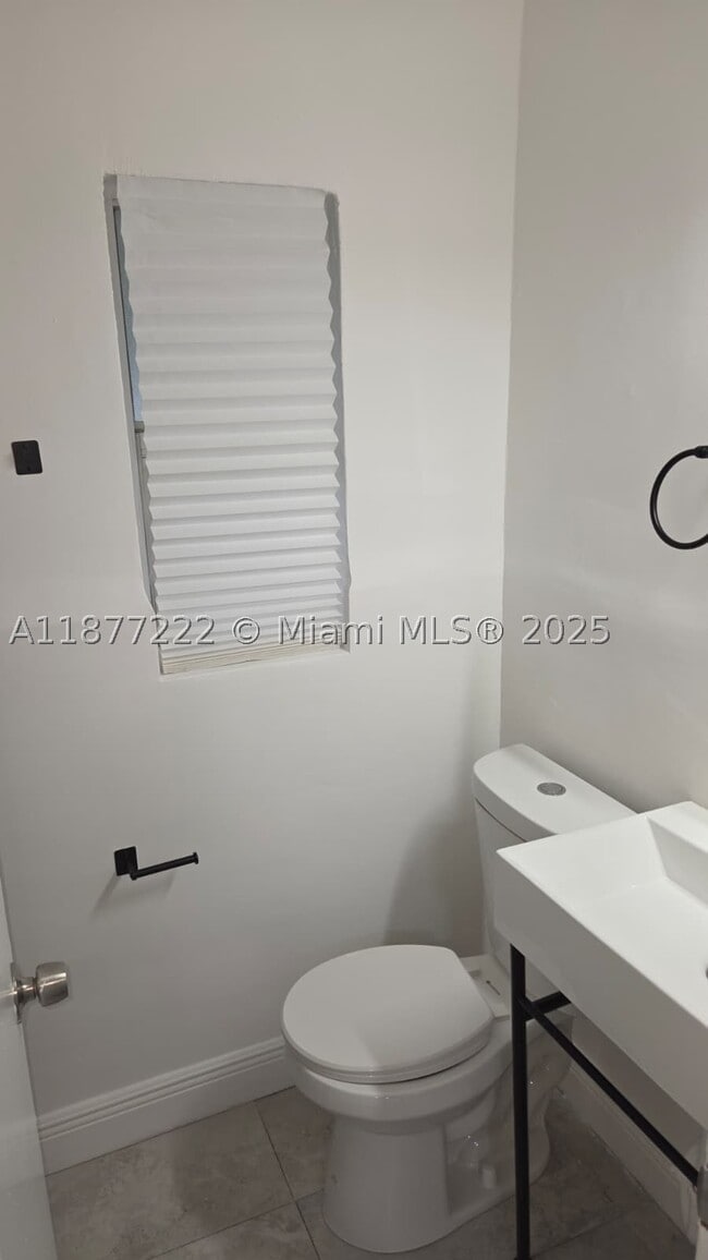 Photo - 855 NW 3rd St Unit 6