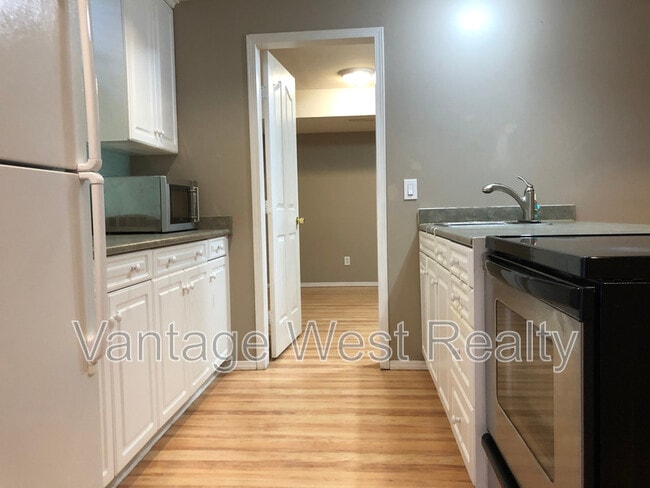 Photo - 348-B Rio Dr S