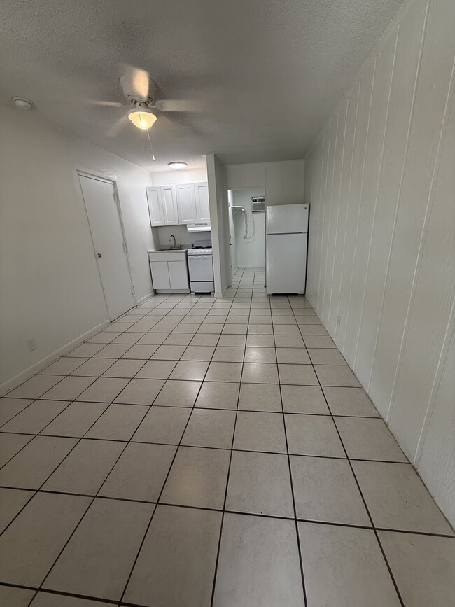 Photo - 220 NE 16th Ave