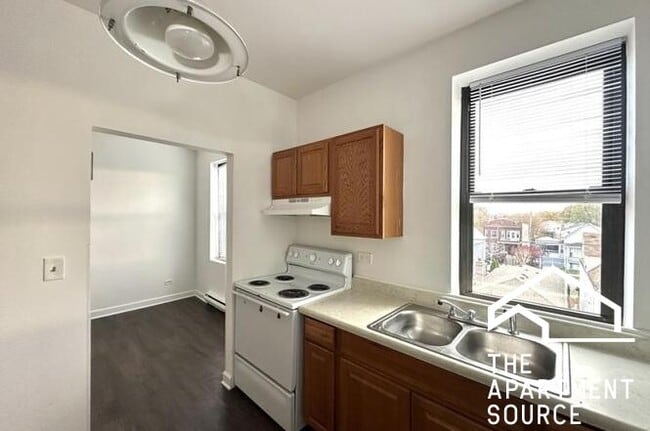 Photo - 3627 W Dickens Ave Unit 3A