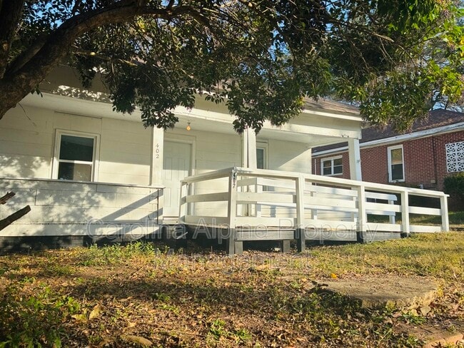 Photo - 402 Wilson St