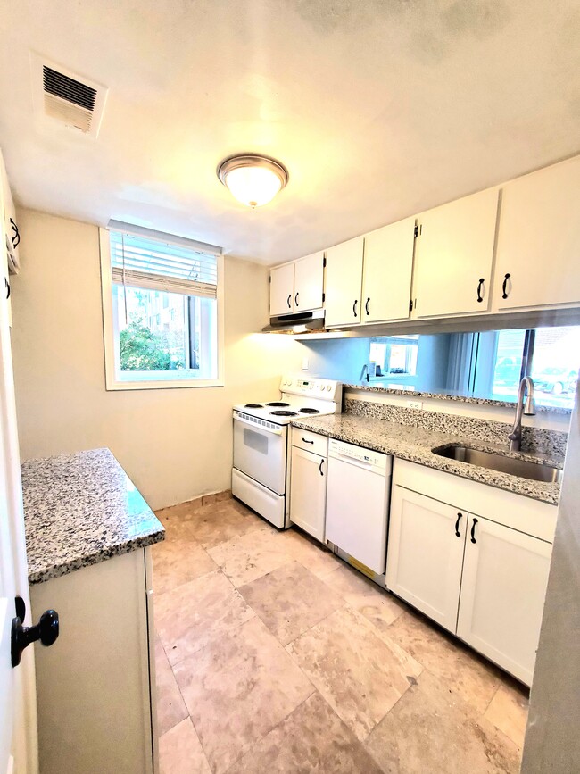 Building Photo - 3061 S Ursula Cir Unit #101