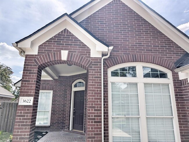 Building Photo - 3622 Englewood Dr Rental