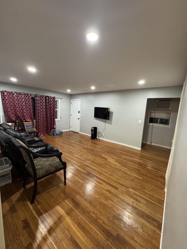 Photo - 9119 Smith Ave Unidad FIRST FLOOR