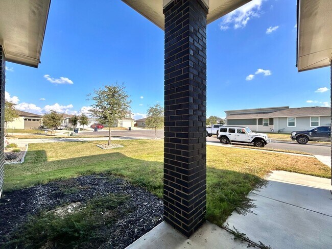 Photo - Spacious 4/BR 3/BA Home with Modern Upgrades