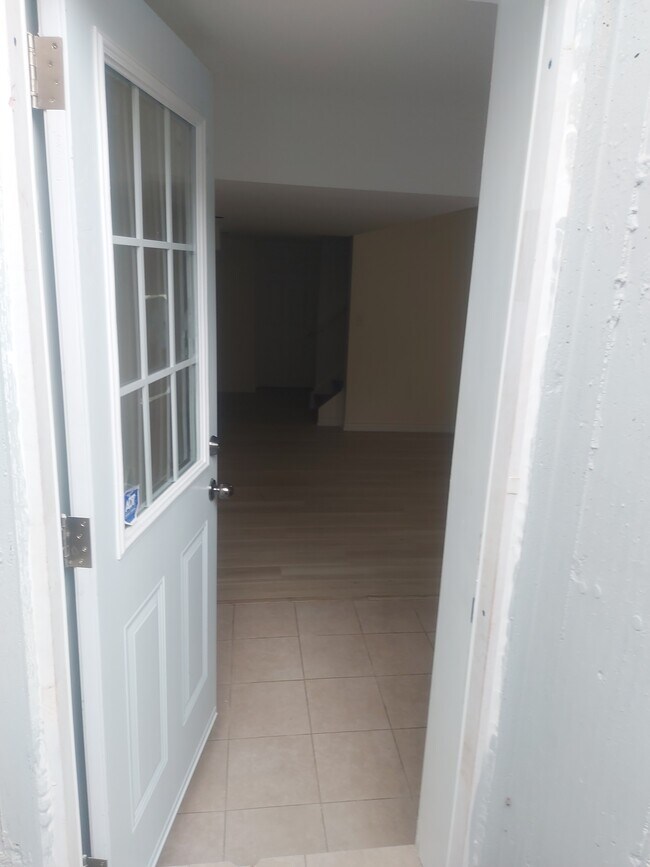 Photo - 54 Gamson Cres Unit Basement apartment