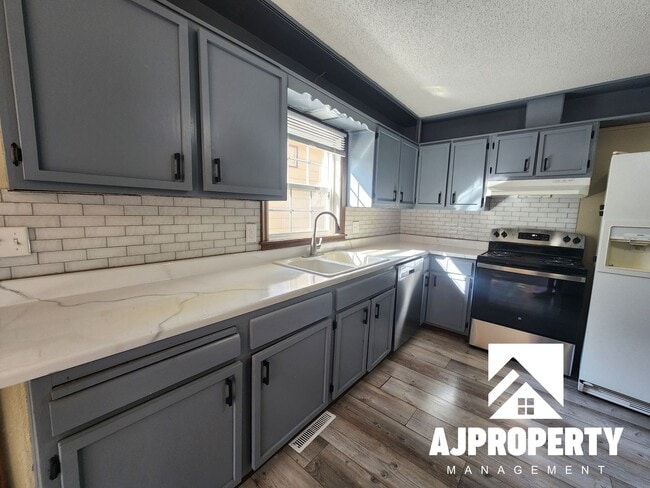 Photo - 1013 S Sherman Ave Unit A