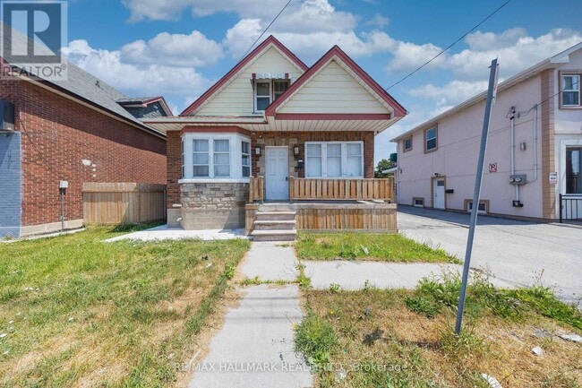 Photo - 559 Ritson Rd S