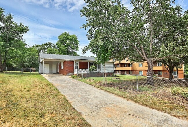 Photo - 1017 McLain Rd