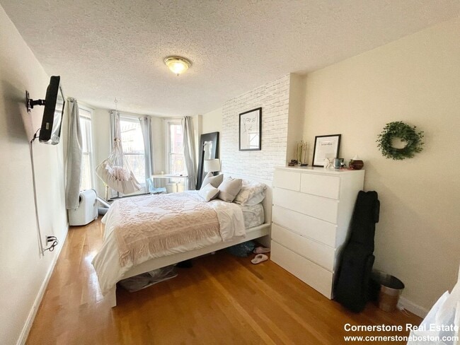 Building Photo - 582 Columbus Ave