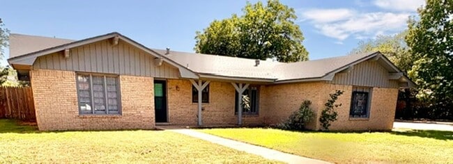 Building Photo - Well maintained house in great neighborhood!! Available Now!