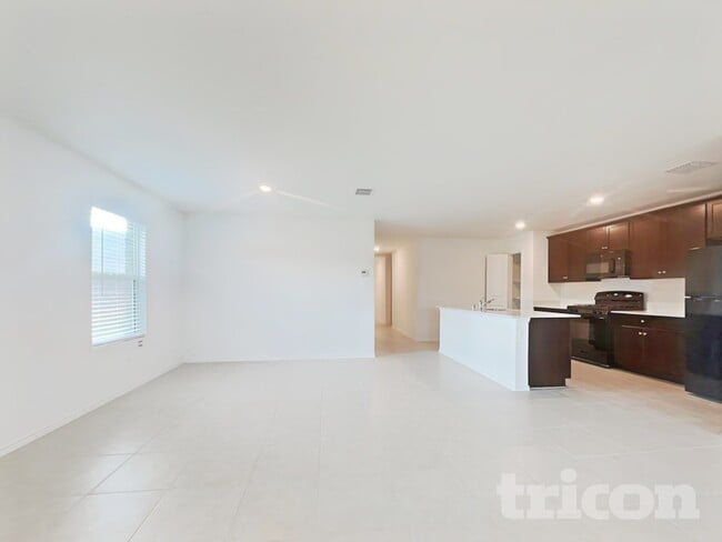 Photo - 700 Odlozil Ln