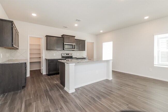 15208 Estrella Rd E