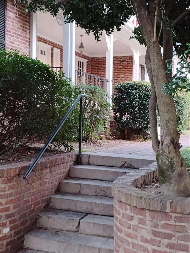 Photo - 1845 Monroe Dr NE