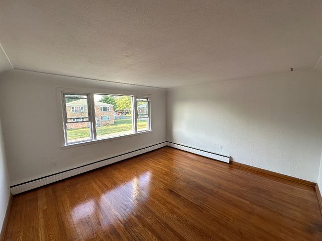 Building Photo - 4227 E Allen St Rental