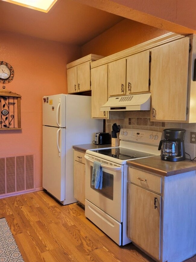 Photo - Fully Furnished Condo in Alto