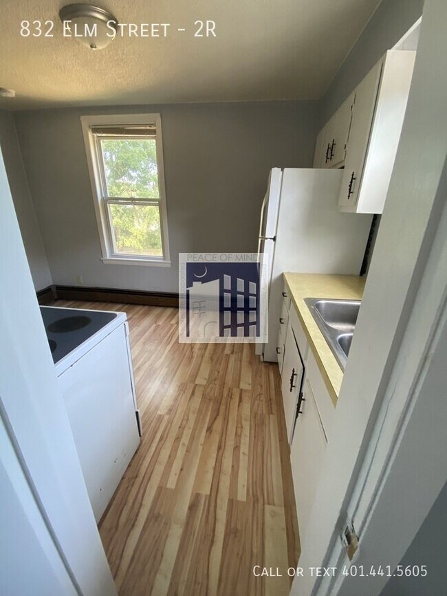 832 Elm St Unit 2R