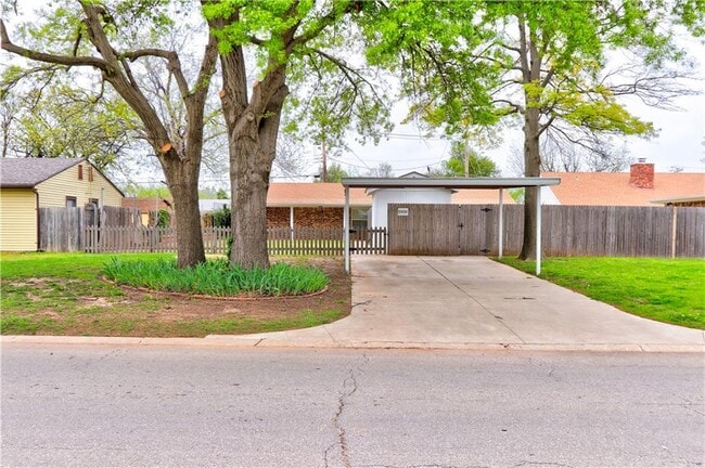 Photo - 5901 N MacArthur Blvd