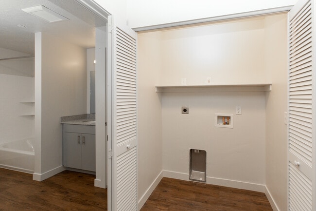 Washer and Dryer Hookups