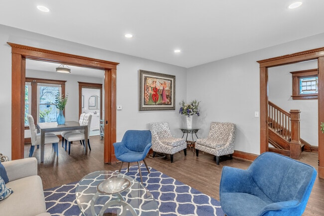 Photo - 80 E Hazeltine Ave