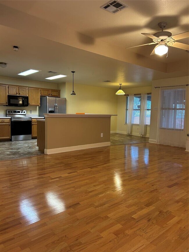 Photo - 7413 Amanda Ellis Way