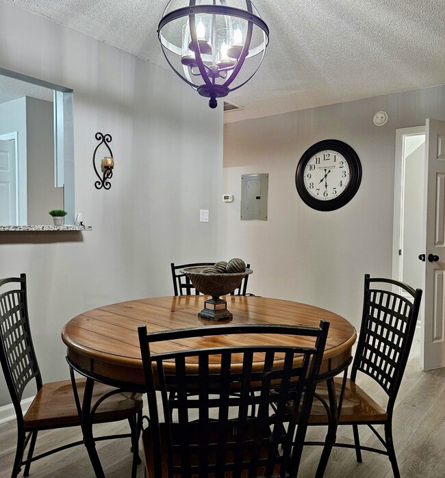 Photo - 4815 Tanglewood Oaks St