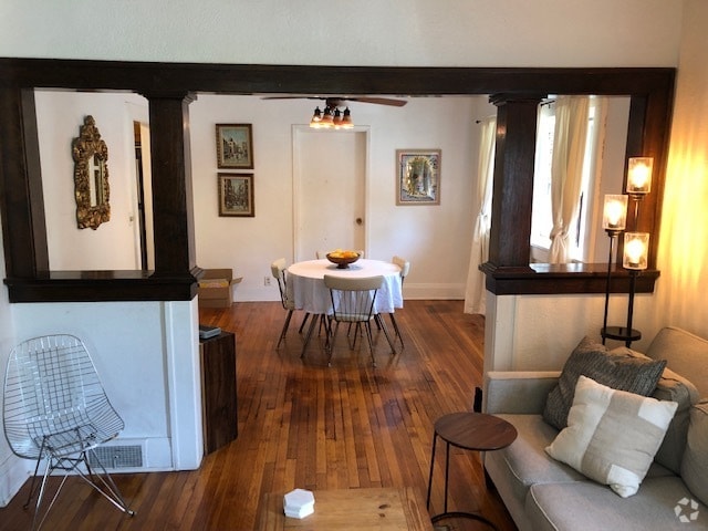 Building Photo - 1444 33rd St Rental