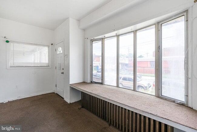 Building Photo - 2028 E Ontario St Rental
