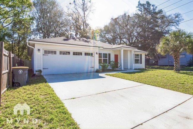 Photo - 643 Locust St