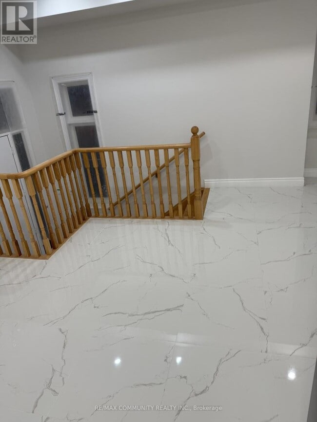 Photo - 387 Tennant Cir