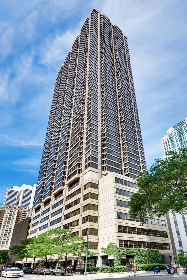 Building Photo - 30 E Huron St Unit 3810 Rental