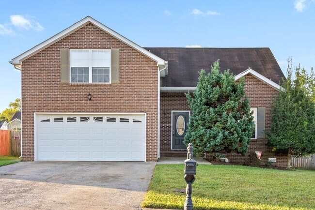 Pet Friendly Three Bedroom with Bonus! - Pet Friendly Three Bedroom with Bonus! Casa