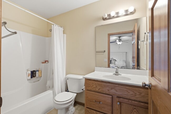 Bath 1 - 2948 Kentville Dr Unit 2948 Kentville