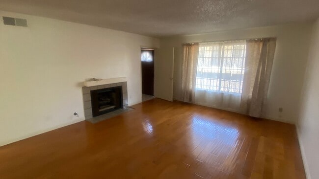 310 N Moore Ave