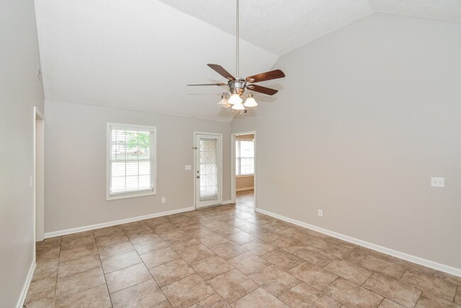 Photo - 144 Centerrock Dr