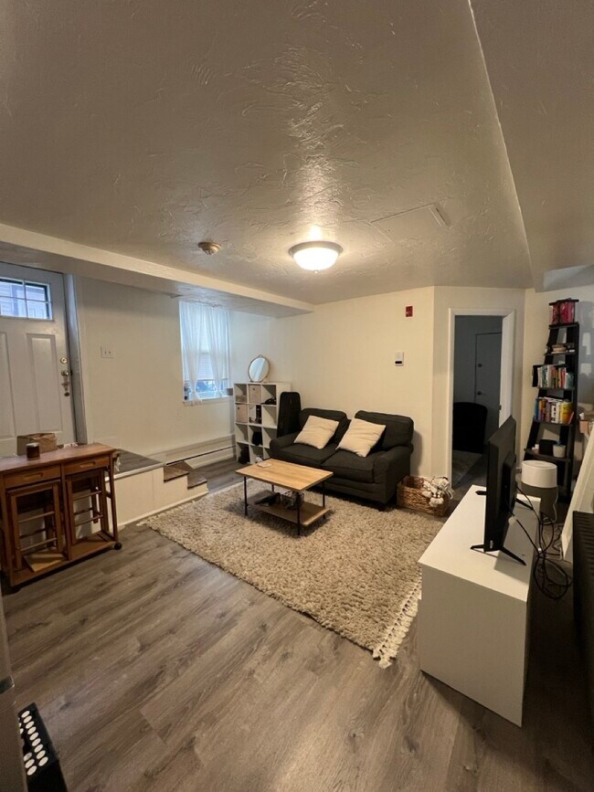 Building Photo - 64 Vinal Ave Unit 8 Rental