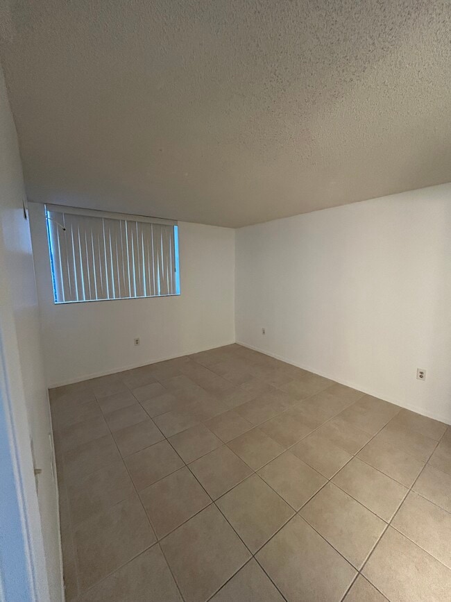 10155 NW 9th St Cir Unidad 405