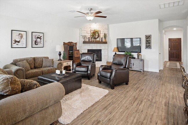 Photo - Immaculate 3 Bed, 2 Bath