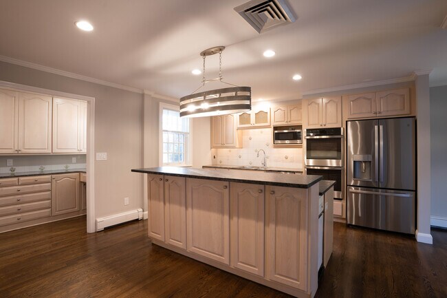 Photo - 40 Puddingstone Ln
