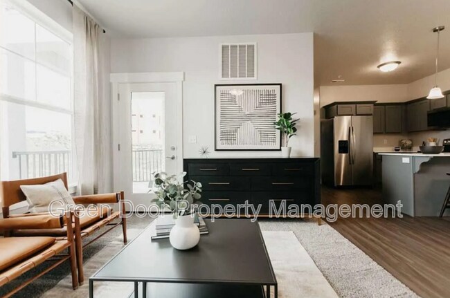 Building Photo - 656 N 380 W Rental