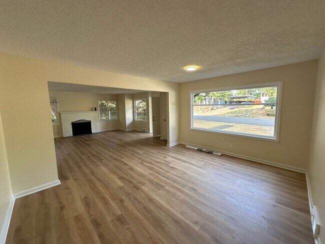 Photo - Burien - Recently Renovated 2 Bedroom / 1.5 Bath with Normandy Park Beach Rights