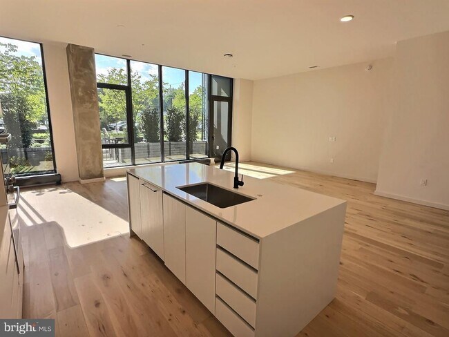 Photo - 3130 Potomac Ave Unit TH3