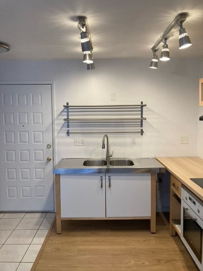 Photo - North Park 55+ Available Now! Unidad B103