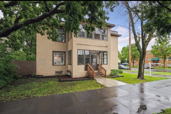 Building Photo - 3045 Grand Ave S Unit 2