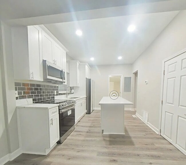 Photo - 249 Laurel Ave SW