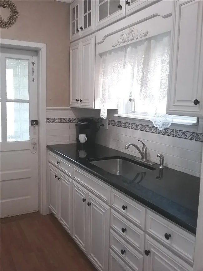 Photo - 42 W 45th St