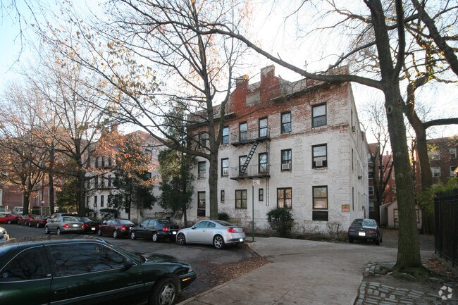 Primary Photo 11/26/06 - 143-20 37th Ave