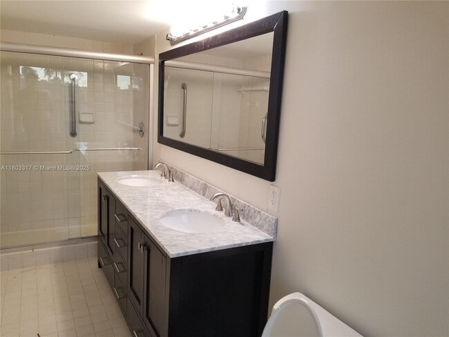 Photo - 907 NE 27th Ave