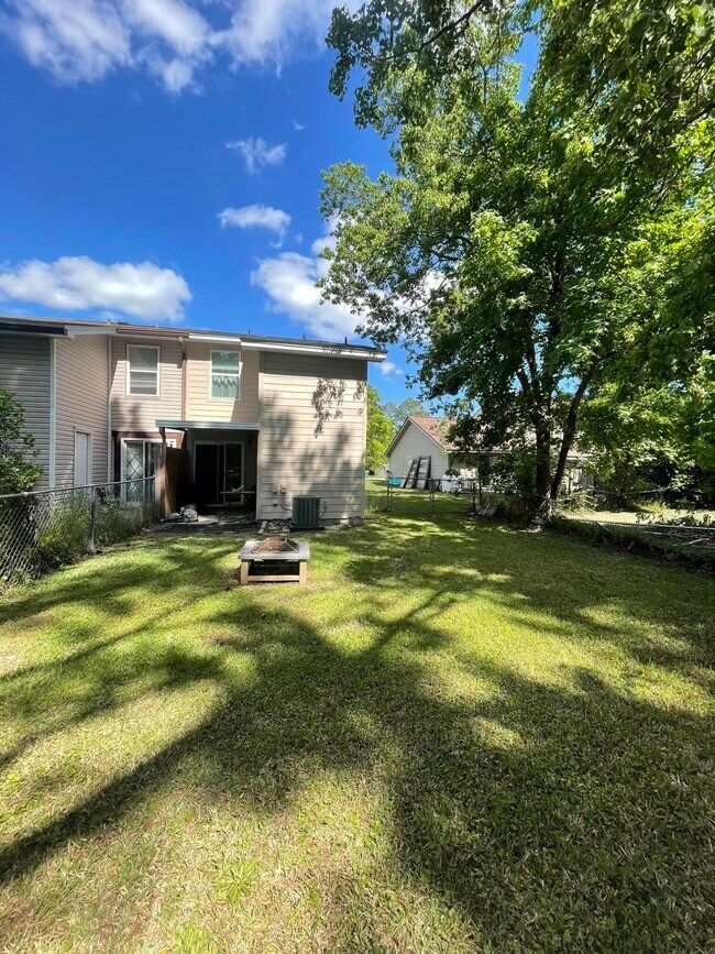 Photo - 702 Terrance Ct